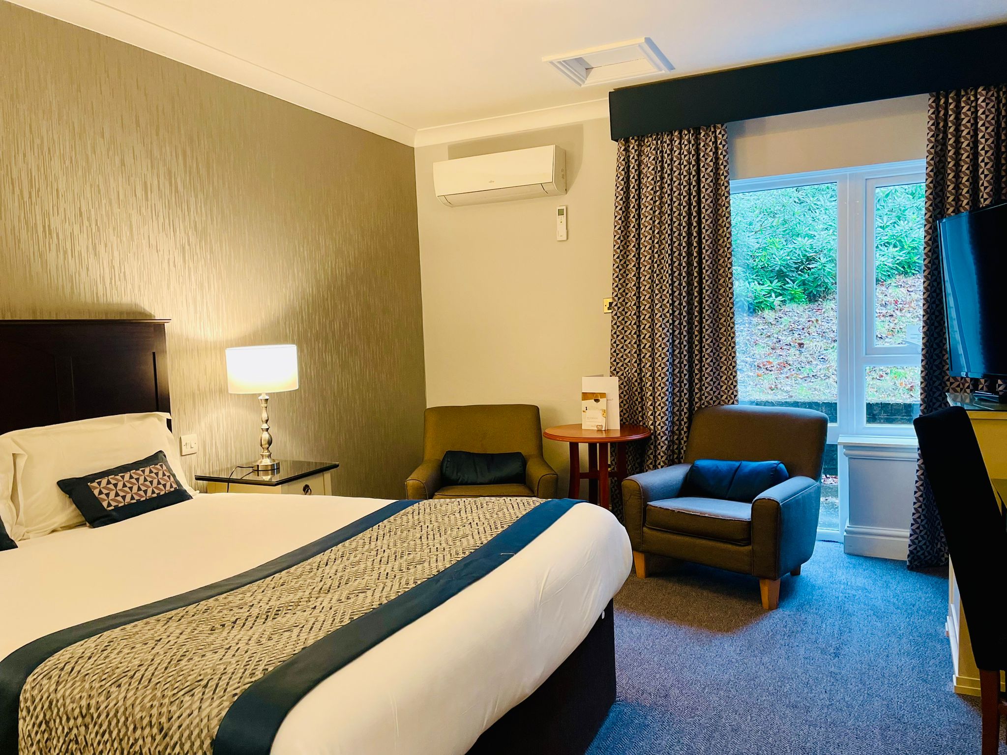 mercure hotel - bedroom