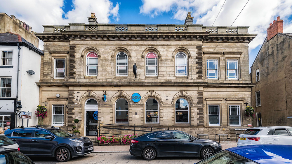 knaresborough bar 1858 exterior